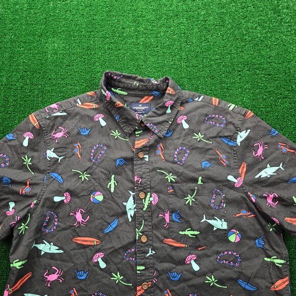 American Eagle Shirt Mens Large Black‎ Button Up Classic Hawaiian Tropical AOP - Picture 2 of 7